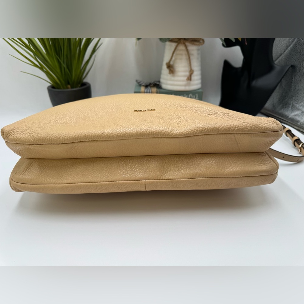 Coach Madison Italian Pebbled Leather Hobo in a tan color 2013 - Picture 3 of 14